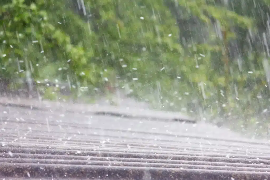 storm rain roof 001